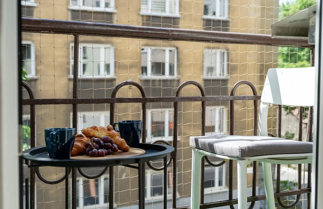 Friendhouse Apartments Avenue-1